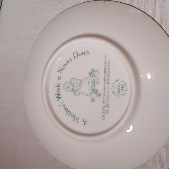 Vintage 1988 Avon Mother's Day Plate in Original Box - Picture 4 of 7